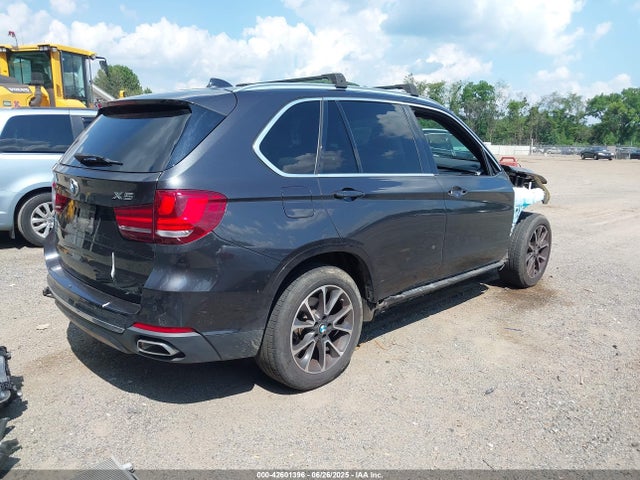 2018 BMW X5 5UXKR0C55J0X95732 Photo 3