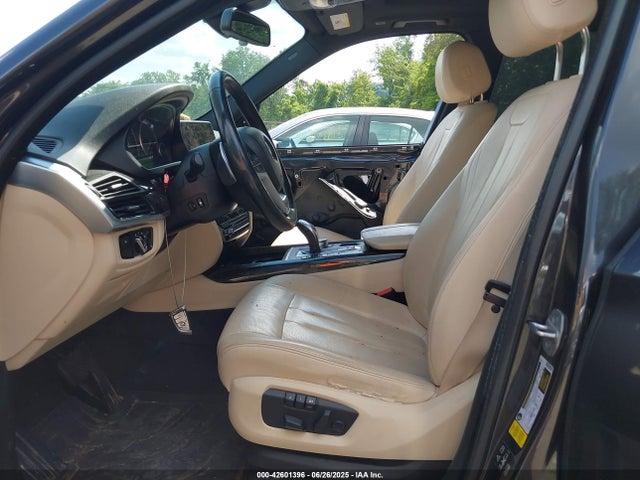2018 BMW X5 5UXKR0C55J0X95732 Photo 4