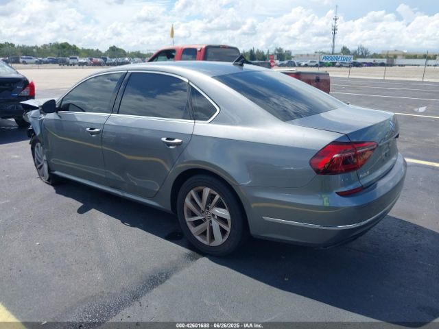 2018 VOLKSWAGEN PASSAT 1VWBA7A38JC020260 Photo 2