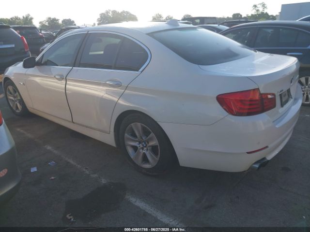 2013 BMW 528I WBAXH5C53DDW11955 Photo 2
