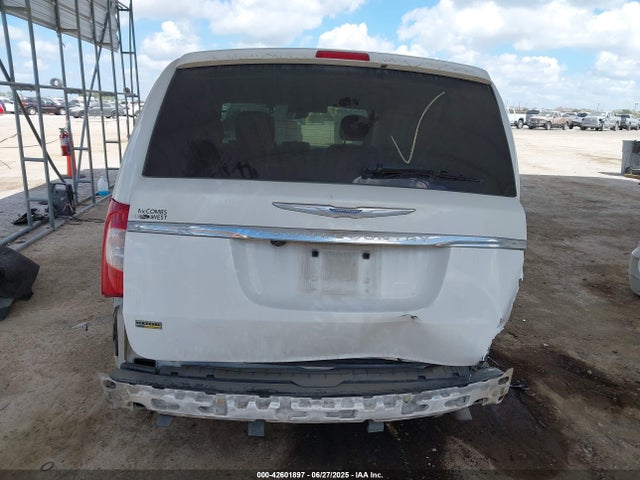 2C4RC1BG7ER438994 Chrysler Town and Country