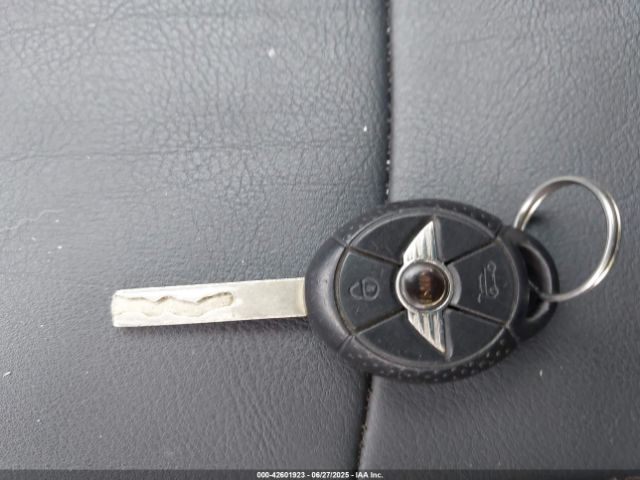 2006 MINI COOPER S WMWRE33556TJ37120 Photo 10
