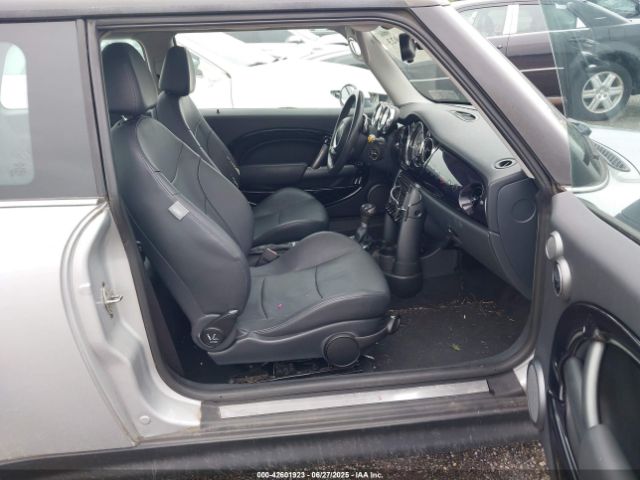 2006 MINI COOPER S WMWRE33556TJ37120 Photo 4