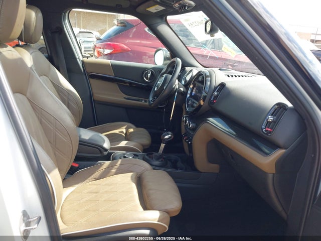 2019 MINI COUNTRYMAN WMZYT5C57K3G93989 Photo 4