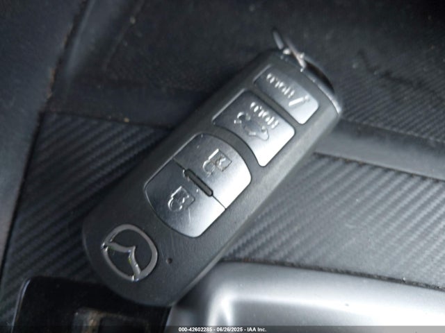 JM1BM1V74E1139302 Mazda pe