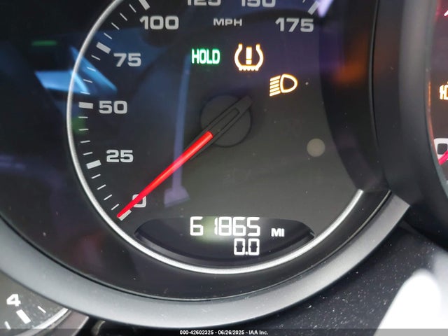 Porsche 2016 2016 WP1AA2A24GKA14137 Image 16