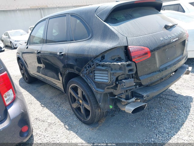 Porsche 2016 2016 WP1AA2A24GKA14137 Image 3