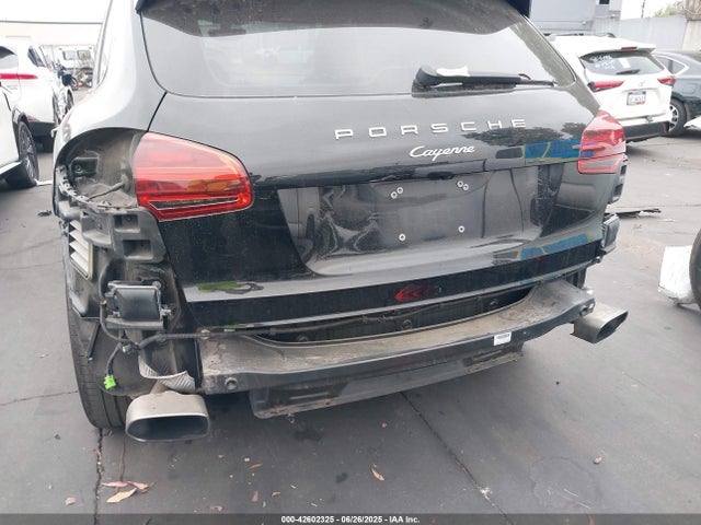 Porsche 2016 2016 WP1AA2A24GKA14137 Image 6