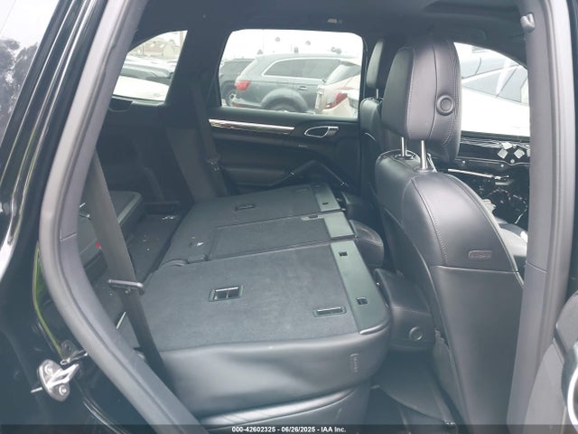 Porsche 2016 2016 WP1AA2A24GKA14137 Image 8