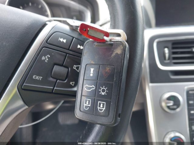 2017 VOLVO S60 YV126MFL1H2436740 Photo 10