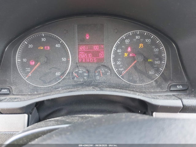 42602361 :رقم المزاد ، 3VWST71K56M824183 vin ، 2006 Volkswagen Jetta Tdi مزاد بيع