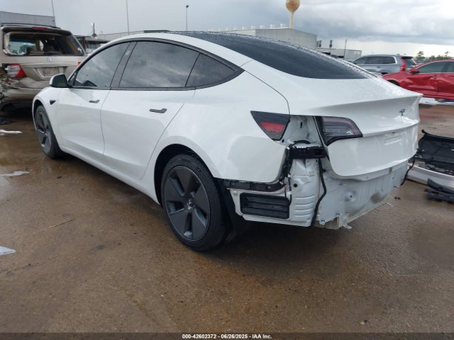 2021 TESLA MODEL 3 5YJ3E1EAXMF052667 Photo 2