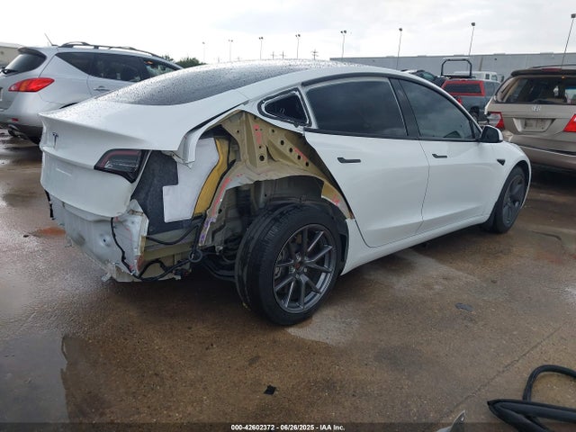 2021 TESLA MODEL 3 5YJ3E1EAXMF052667 Photo 3