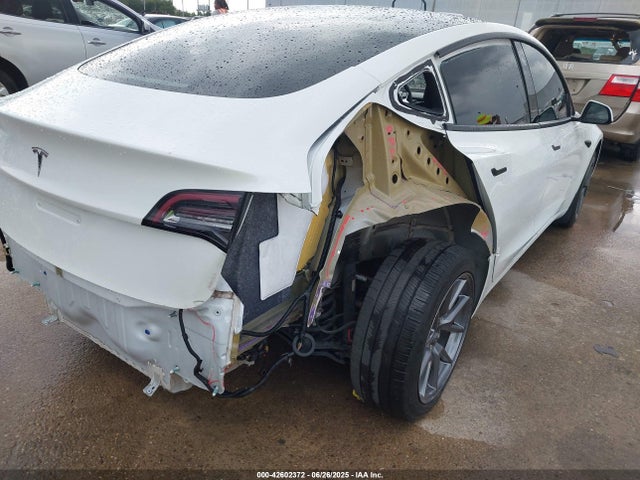 2021 TESLA MODEL 3 5YJ3E1EAXMF052667 Photo 5