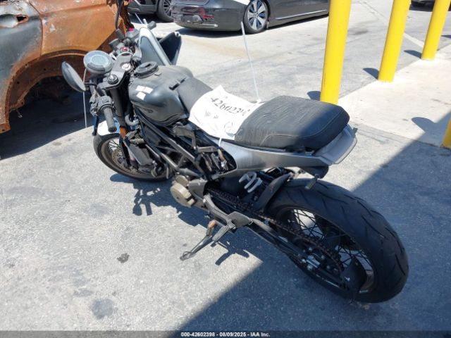 2023 HUSQVARNA VITPILEN 401/SVARTPILEN 401 MD2JUJ403PC223015 Photo 2