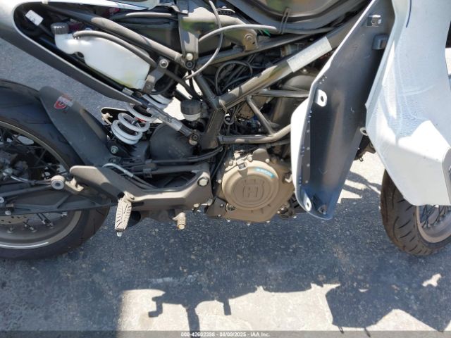 2023 HUSQVARNA VITPILEN 401/SVARTPILEN 401 MD2JUJ403PC223015 Photo 7