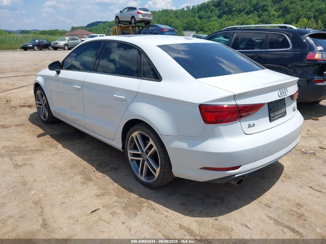 2017 AUDI A3 WAUB8GFF3H1020560 Photo 2