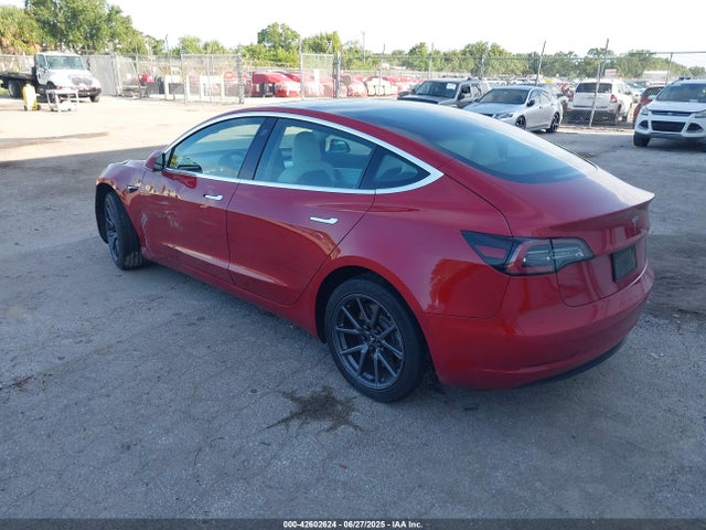 2019 TESLA MODEL 3 5YJ3E1EA7KF486414 Photo 2