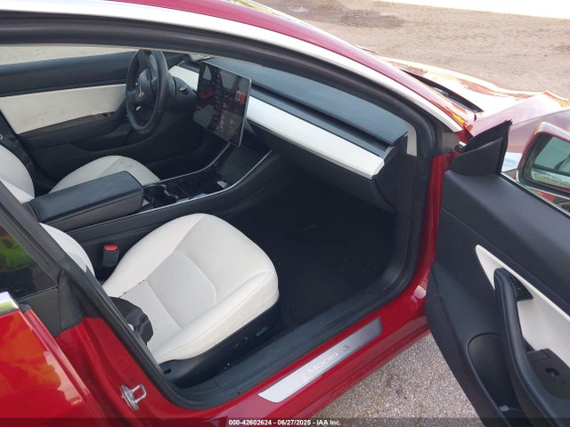 2019 TESLA MODEL 3 5YJ3E1EA7KF486414 Photo 4
