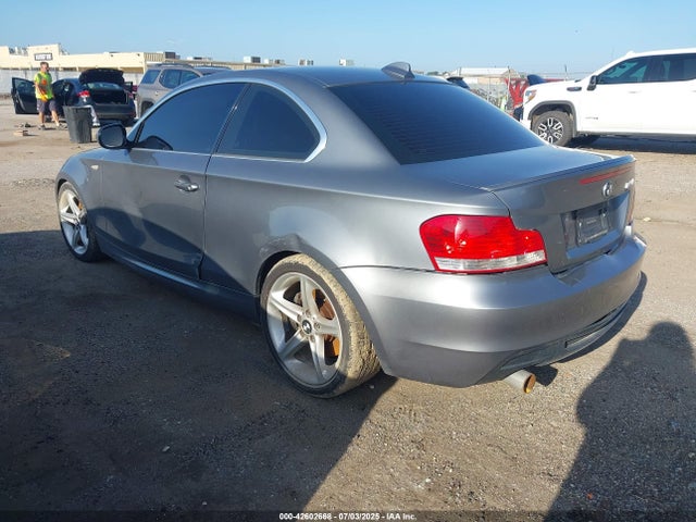 2010 BMW 135I WBAUC7C52AVK81082 Photo 2
