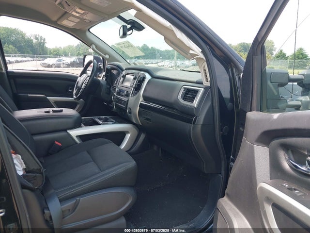 2019 NISSAN TITAN XD 1N6AA1F49KN515843 Photo 4