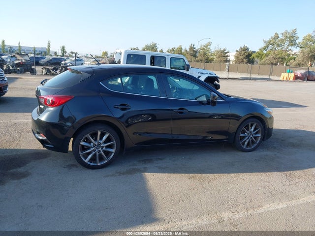 3MZBN1L39JM225650 Mazda py