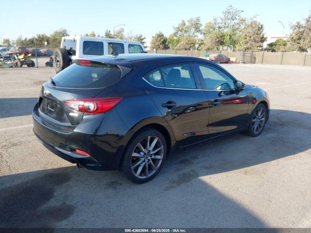 2018 MAZDA MAZDA3 3MZBN1L39JM225650 Photo 3
