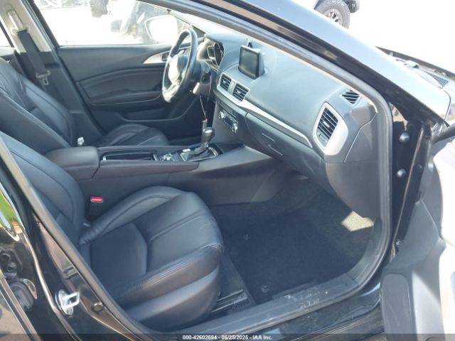 2018 MAZDA MAZDA3 3MZBN1L39JM225650 Photo 4