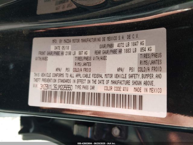 2018 MAZDA MAZDA3 3MZBN1L39JM225650 Photo 8