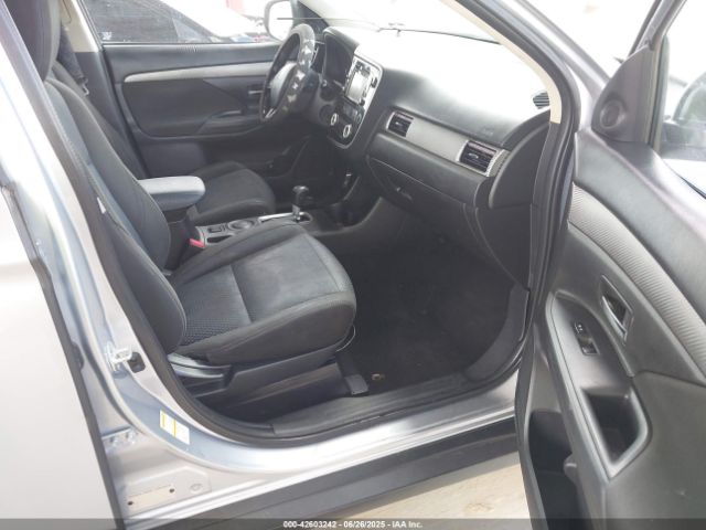 2016 MITSUBISHI OUTLANDER JA4AD3A30GZ014466 Photo 4