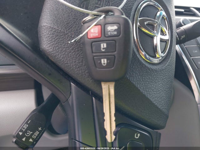 42603320 :رقم المزاد ، 4T1BF1FK6HU770399 vin ، 2017 Toyota Camry Le مزاد بيع