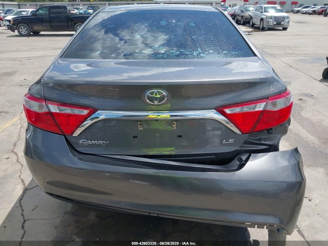 42603320 :رقم المزاد ، 4T1BF1FK6HU770399 vin ، 2017 Toyota Camry Le مزاد بيع