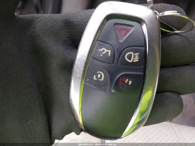 2011 JAGUAR XJ SAJWA2GB2BLV17099 Photo 10