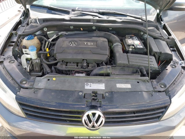 42603338 :رقم المزاد ، 3VWD17AJ0EM238818 vin ، 2014 Volkswagen Jetta 1.8t Se مزاد بيع
