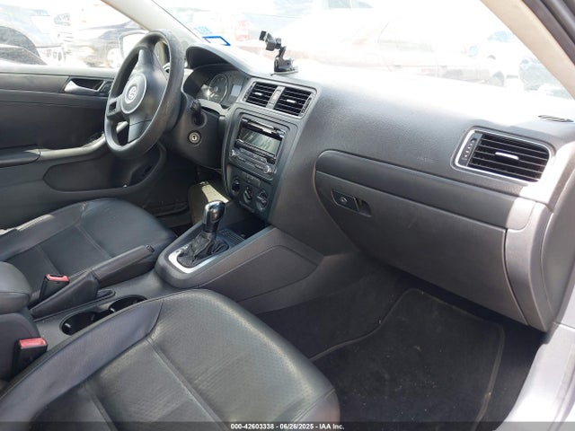 42603338 :رقم المزاد ، 3VWD17AJ0EM238818 vin ، 2014 Volkswagen Jetta 1.8t Se مزاد بيع