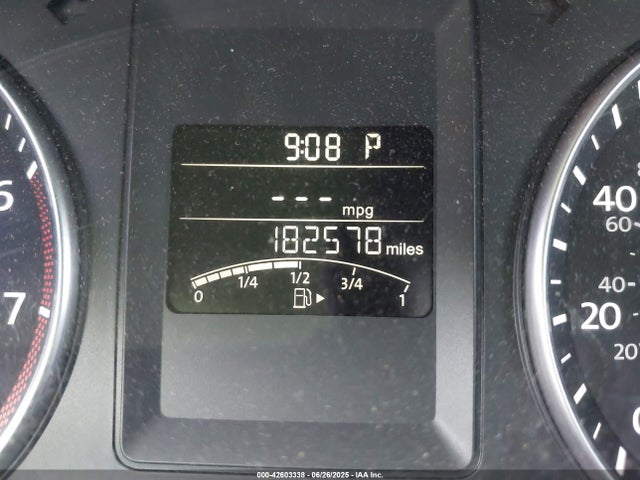 42603338 :رقم المزاد ، 3VWD17AJ0EM238818 vin ، 2014 Volkswagen Jetta 1.8t Se مزاد بيع