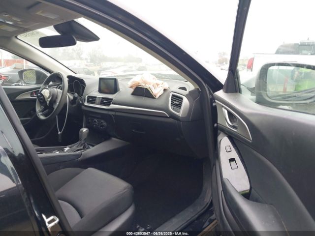 2018 MAZDA MAZDA3 3MZBN1U70JM215090 Photo 4