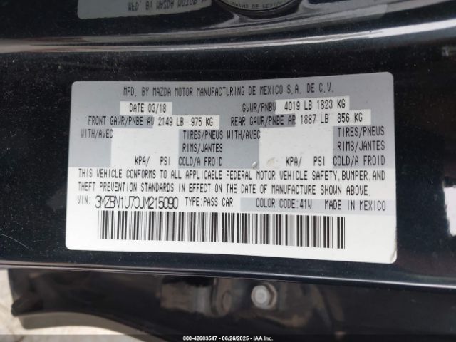 2018 MAZDA MAZDA3 3MZBN1U70JM215090 Photo 8