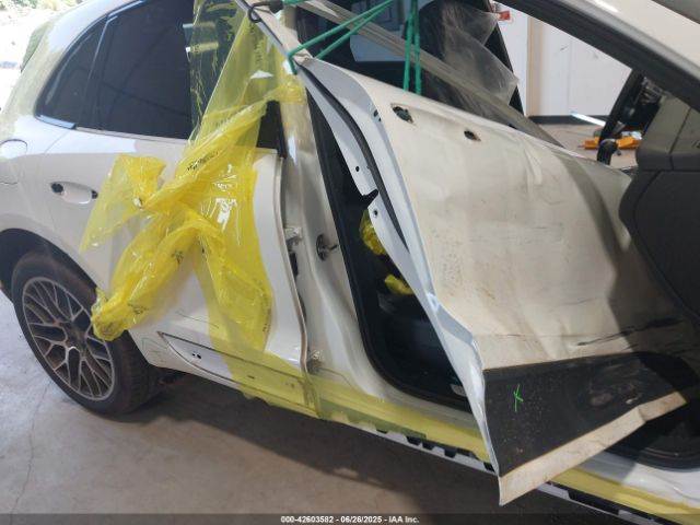 2016 PORSCHE MACAN WP1AB2A50GLB50914 Photo 5