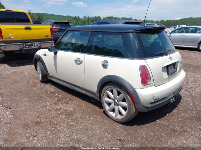 2006 MINI COOPER S WMWRE33516TJ37115 Photo 2