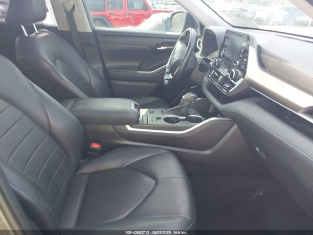 2021 TOYOTA HIGHLANDER 5TDGZRAH4MS532366 Photo 4