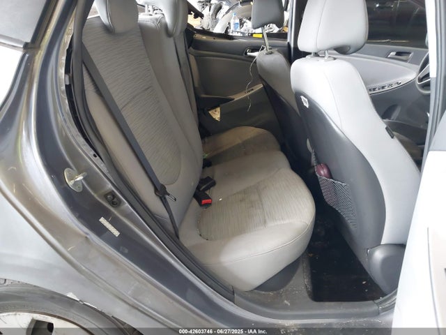 KMHCT4AE4HU316135 Hyundai Accent