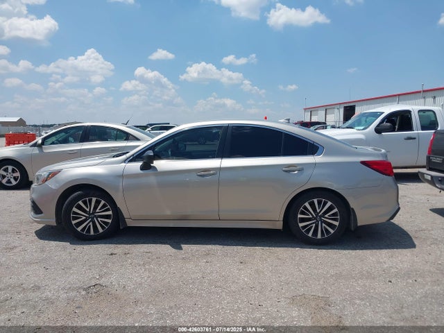 4S3BNAC68J3026863 Subaru Legacy 2.5i Premium
