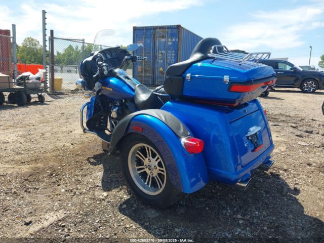 2017 HARLEY-DAVIDSON FLHTCUTG 1HD1MAD13HB854271 Photo 2