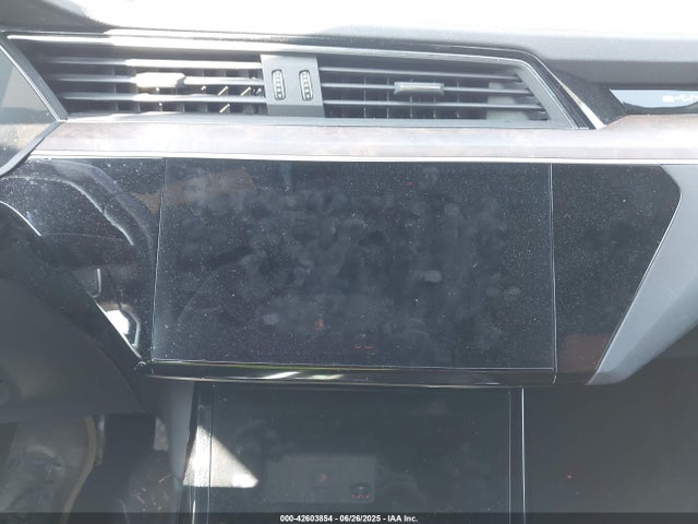 WA1AAAGE3MB009241 Audi E-Tron