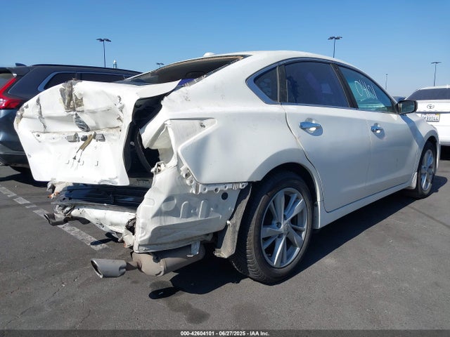1N4AL3AP4FC592993 Nissan 2015