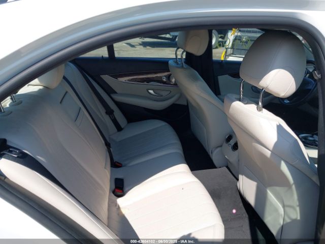 2017 MERCEDES-BENZ E 300 WDDZF4KB3HA058028 Photo 7