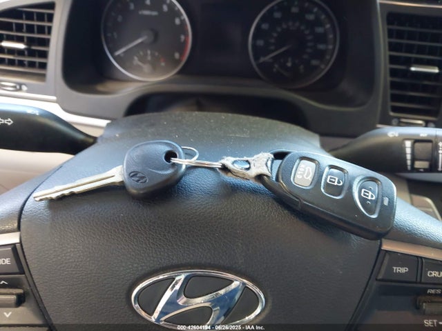 Hyundai Elantra 2017 5NPD84LF0HH012777 Image 11