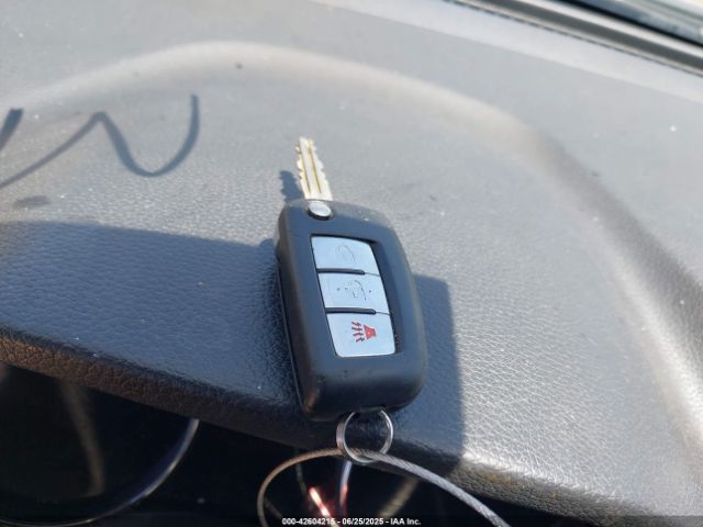 JN8AT2MT5GW028609 Nissan 2016