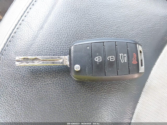 KNADM4A38H6063522 KIA 2017